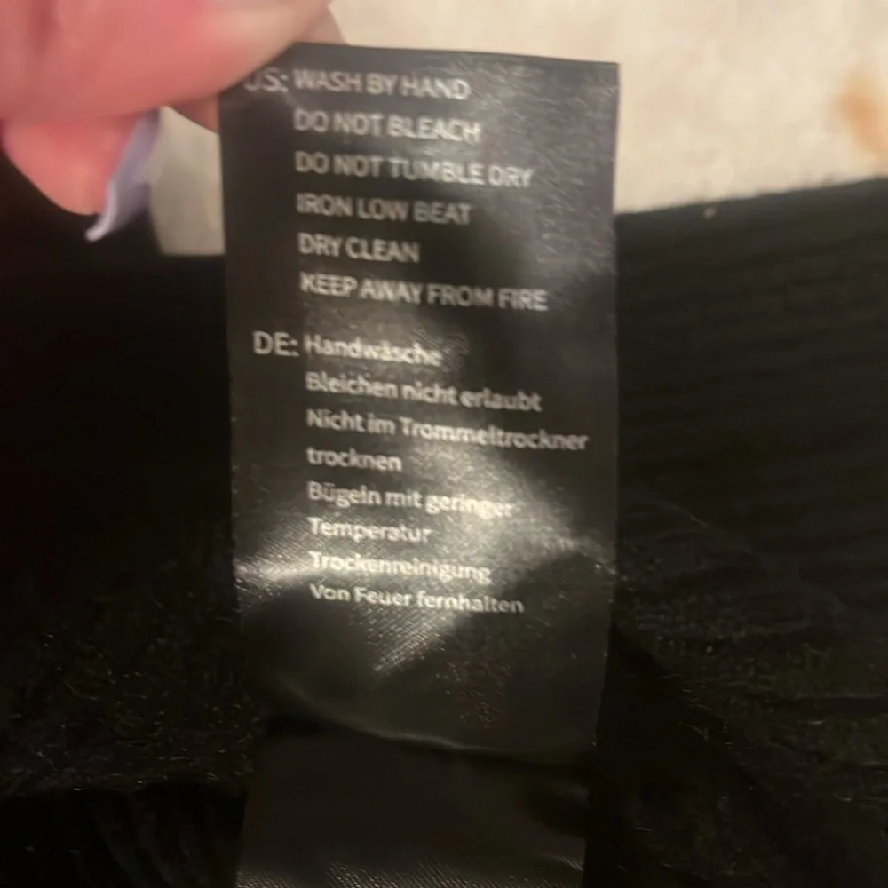 Qualfort size Medium black ribbed sweater - Picture 7 of 13
